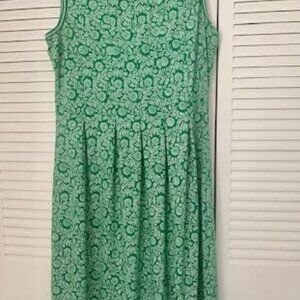 Green wrinkle free dress